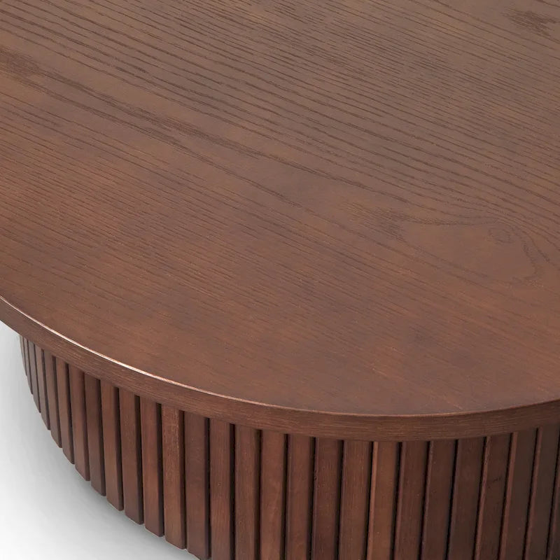 Table basse cannelée à profil bas