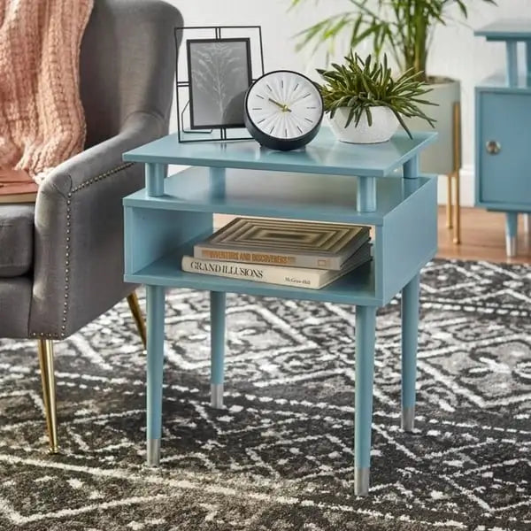 Table d'appoint de style médiéval, pour un style de vie simple